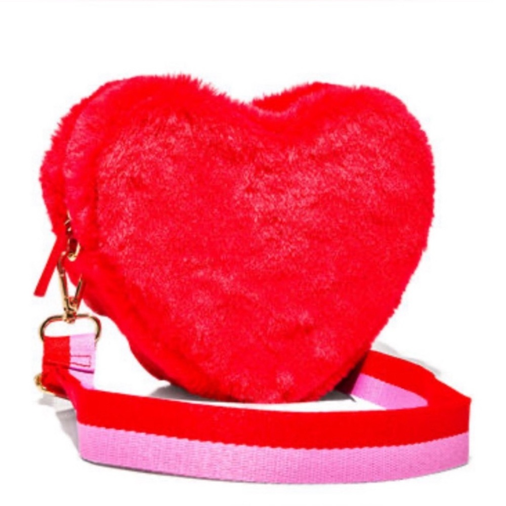 Bath & Body Works Red Fuzzy Heart Crossbody Valentines Pamper Set